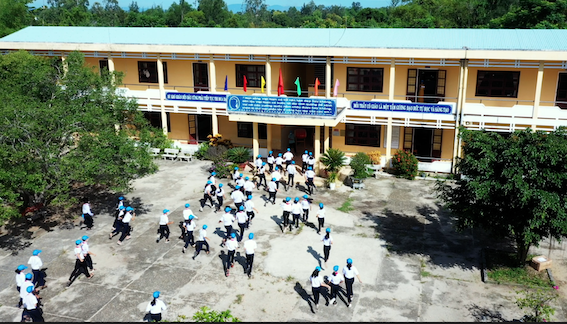 Học[-]sinh,[-]giáo[-]viên[-]và[-]người[-]dân[-]vùng[-]ven[-]biển[-]Quảng[-]Nam[-]tham[-]gia[-]diễn[-]tập[-]ứng[-]phó[-]sóng[-]thần-đa[-]thiên[-]tai